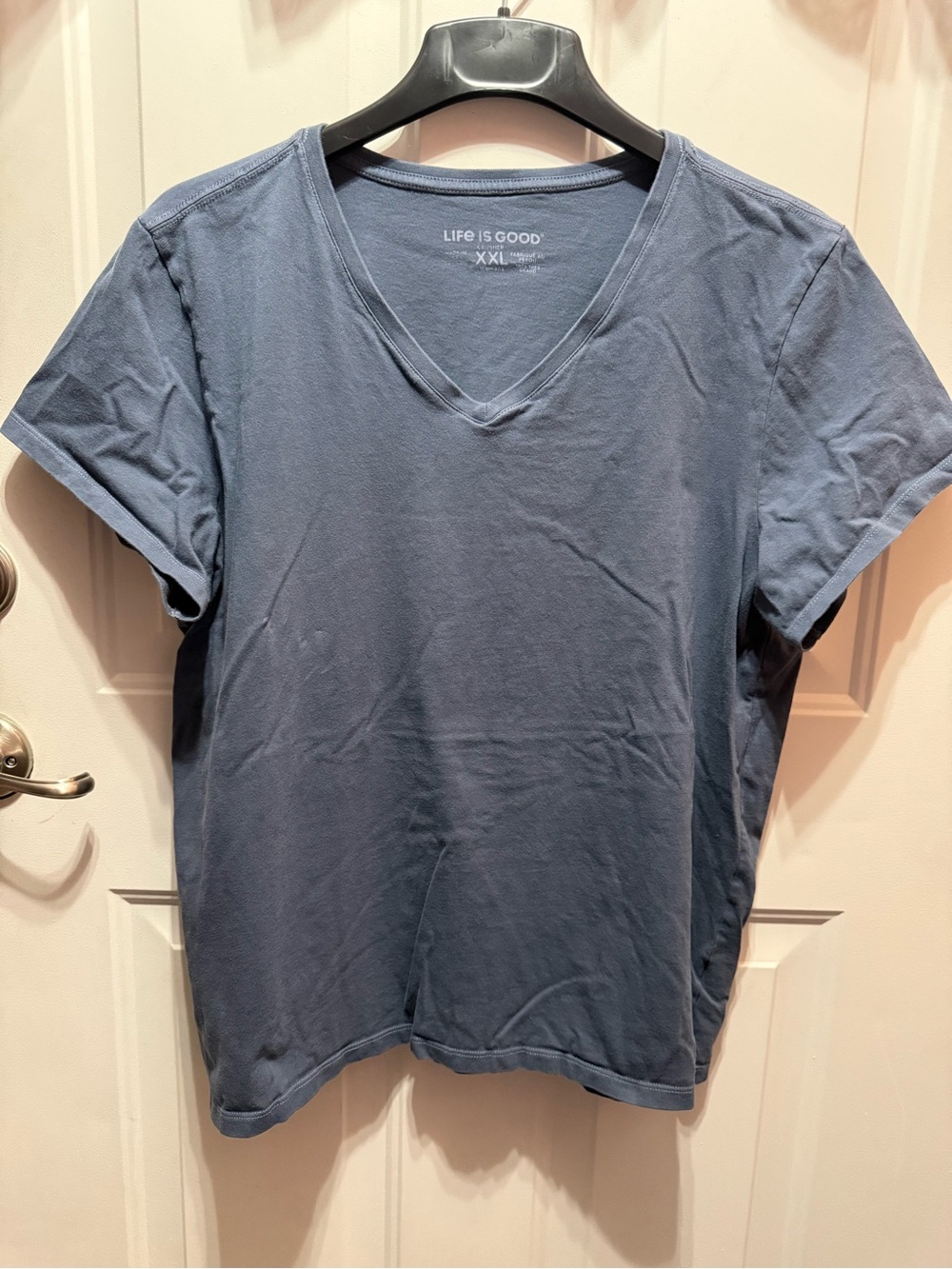 Life Is Good V-Neck Women’s Crusher V-neck Tee in Dark Blue Size XXL